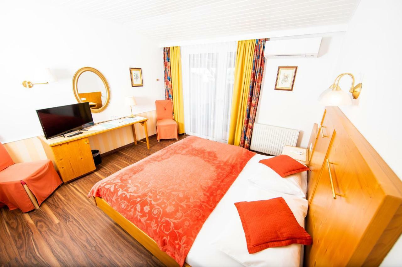 Landgasthof Zur Goldenen Traube Podersdorf am See Exterior foto